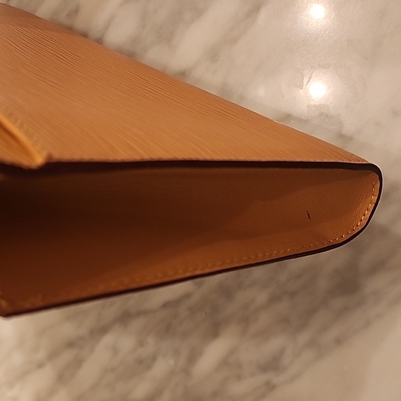 Louis Vuitton Epi Art Deco Clutch - Picture 7 of 8